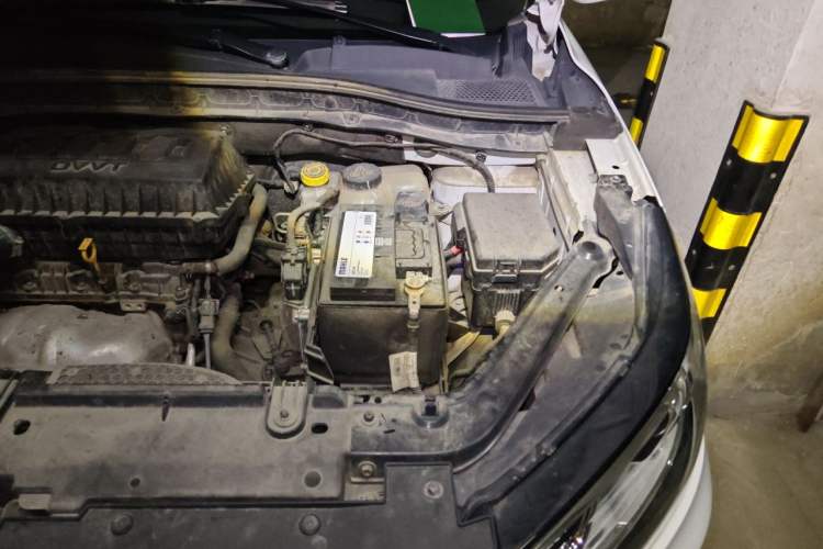 Used Roewe RX3 2018 1.6L CVT Flagship Edition Engine Bay Left