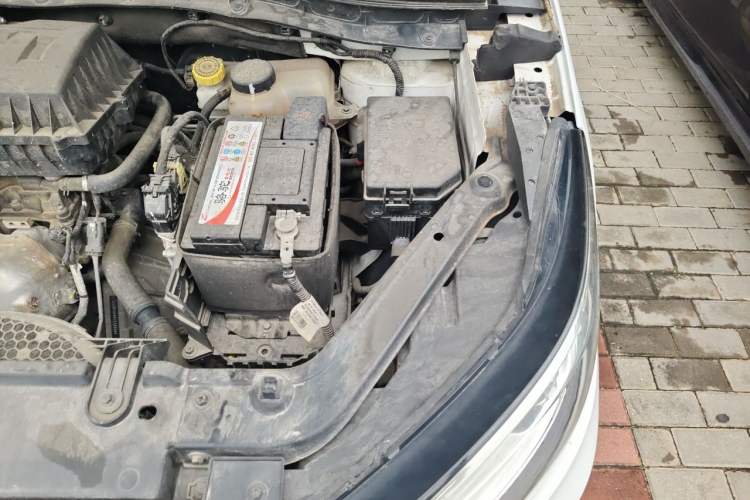 Used Roewe RX3 2018 1.6L CVT Internet Smart Edition Engine Bay Left