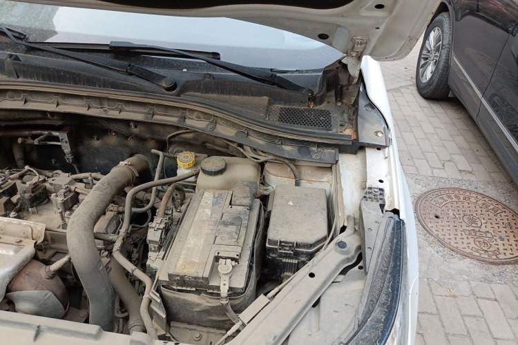 Used Roewe RX3 2018 18T Automatic Internet ZhiZun Edition Engine Bay Left