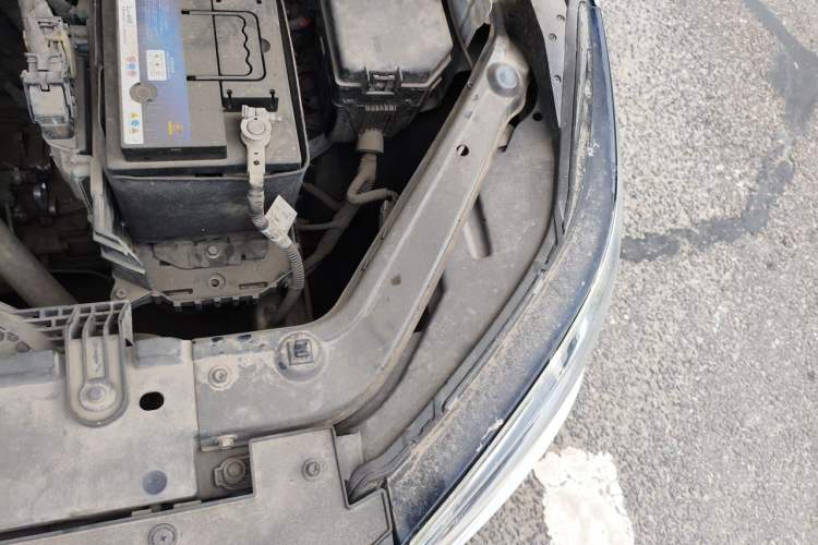 Used Roewe RX3 2018 1.6L Manual Flagship Edition Engine Bay Left