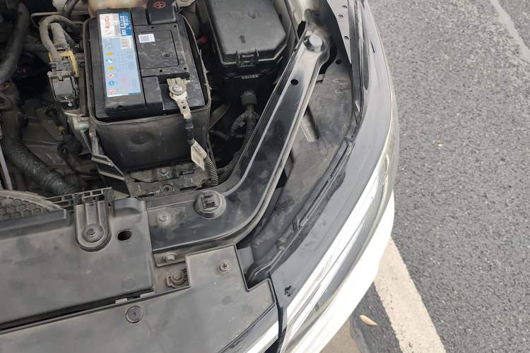 Used Roewe RX3 2018 1.6L CVT Internet Smart Edition Engine Bay Left
