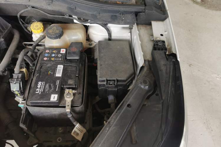 Used Roewe RX3 2018 1.6L CVT Internet Smart Edition Engine Bay Left