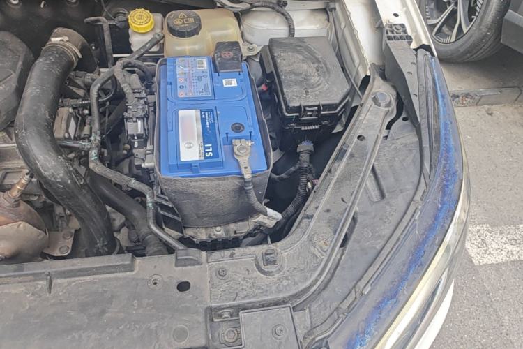 Used Roewe RX3 2018 18T Automatic Flagship Model Engine Bay Left