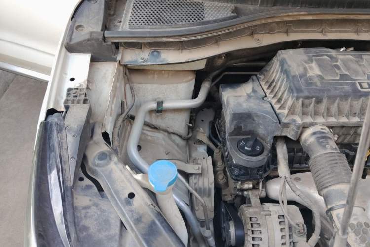 Used Roewe RX3 2018 1.6L CVT Flagship Edition Engine Bay Right
