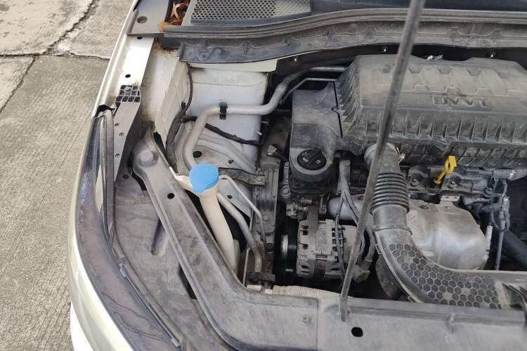 Used Roewe RX3 2018 1.6L CVT Internet Smart Edition Engine Bay Right