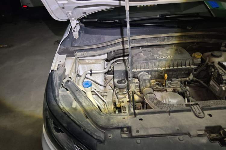 Used Roewe RX3 2018 1.6L CVT Flagship Edition Engine Bay Right