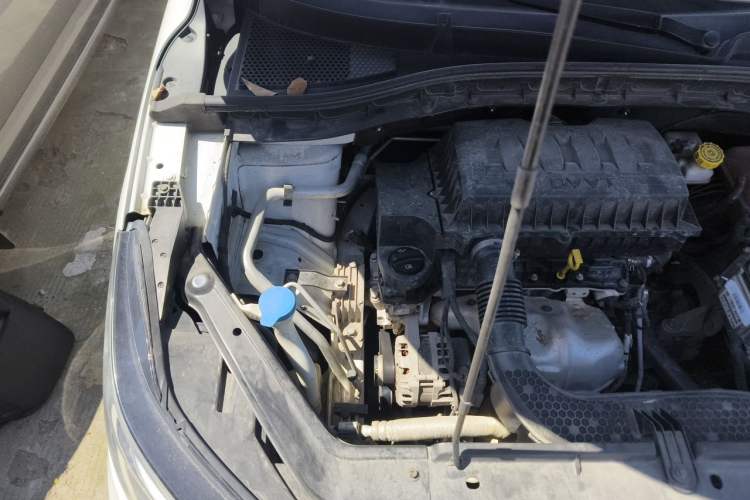 Used Roewe RX3 2018 1.6L Manual Flagship Edition Engine Bay Right
