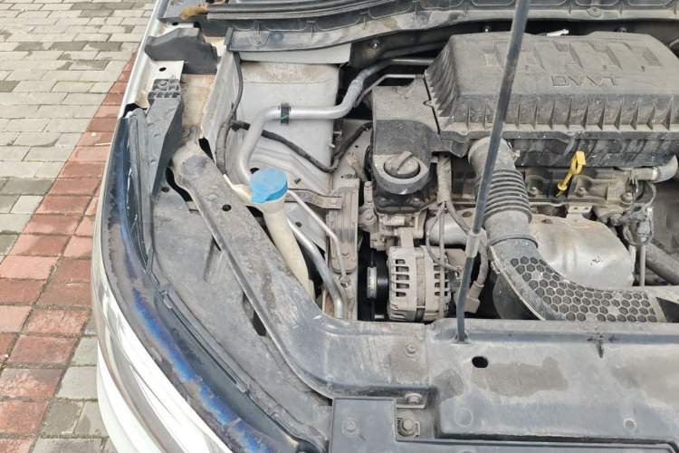 Used Roewe RX3 2018 1.6L CVT Internet Smart Edition Engine Bay Right