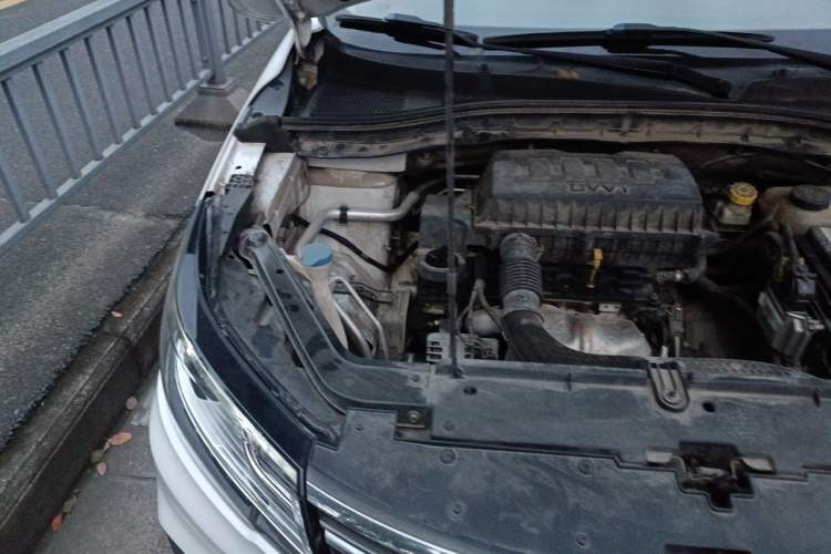 Used Roewe RX3 2018 1.6L CVT Internet Smart Edition Engine Bay Right