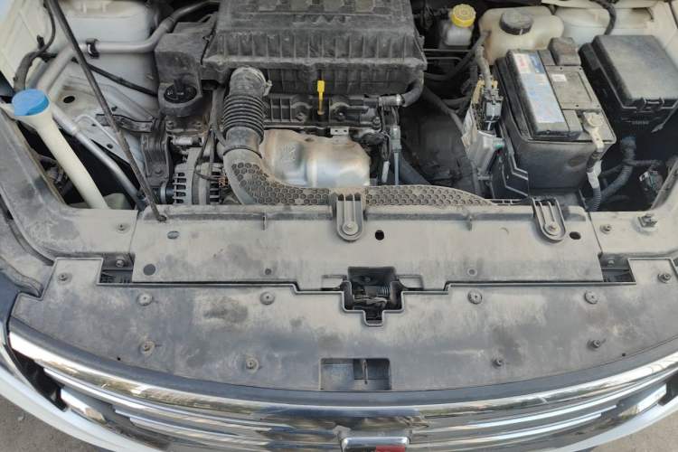 Used Roewe RX3 2018 1.6L CVT Flagship Edition Engine Bay