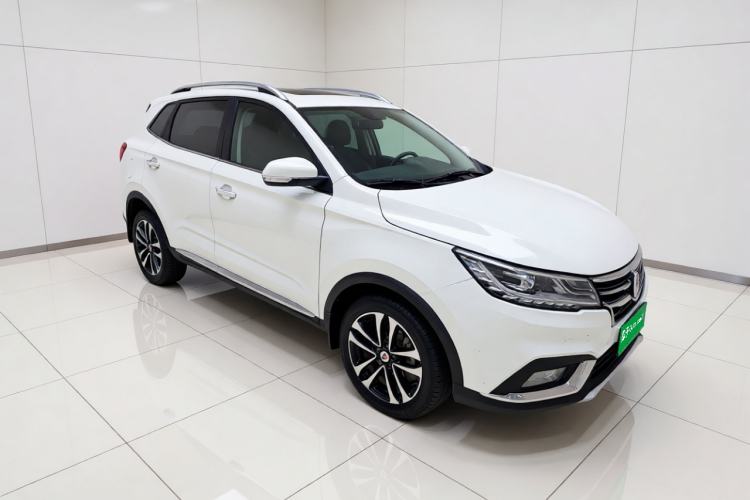 Used Roewe RX3 2018 18T Automatic Internet Smart Edition Front Right 45 Deg