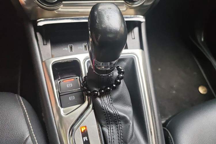 Used Roewe RX3 2018 18T Automatic Internet Smart Edition Gear Lever