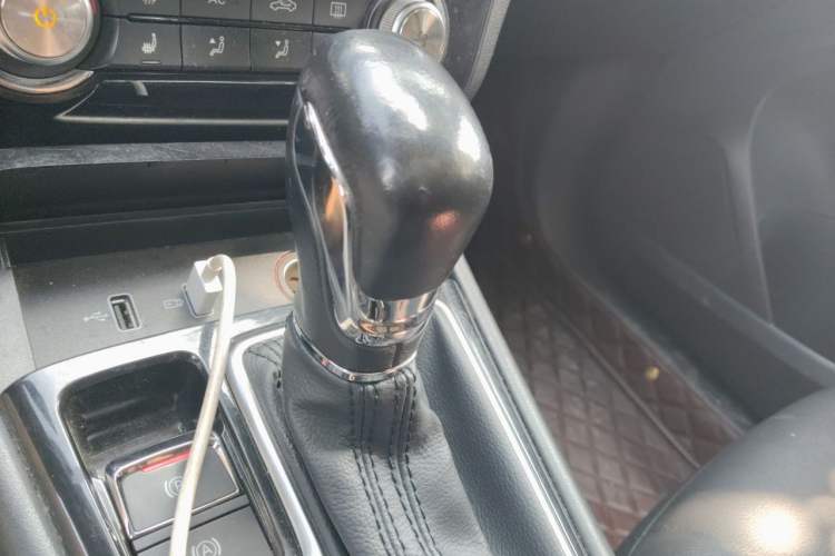 Used Roewe RX3 2018 1.6L CVT Flagship Edition Gear Lever