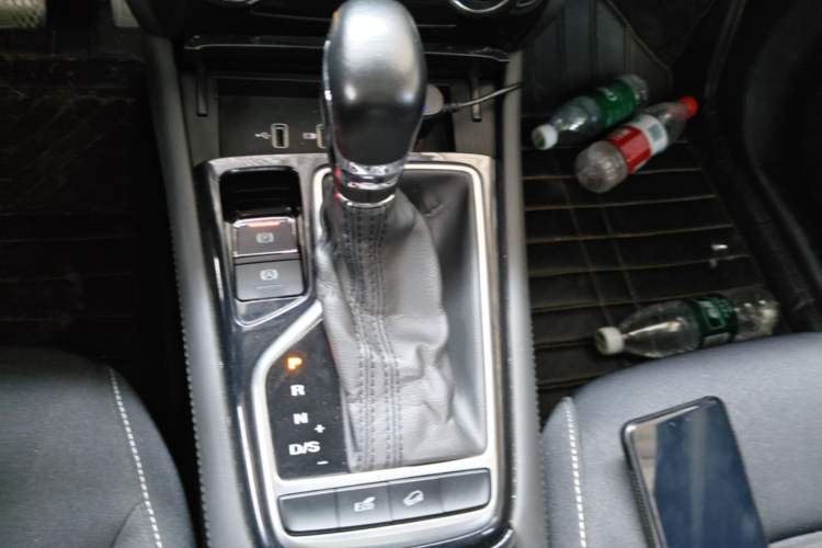 Used Roewe RX3 2018 1.6L CVT Flagship Edition Gear Lever