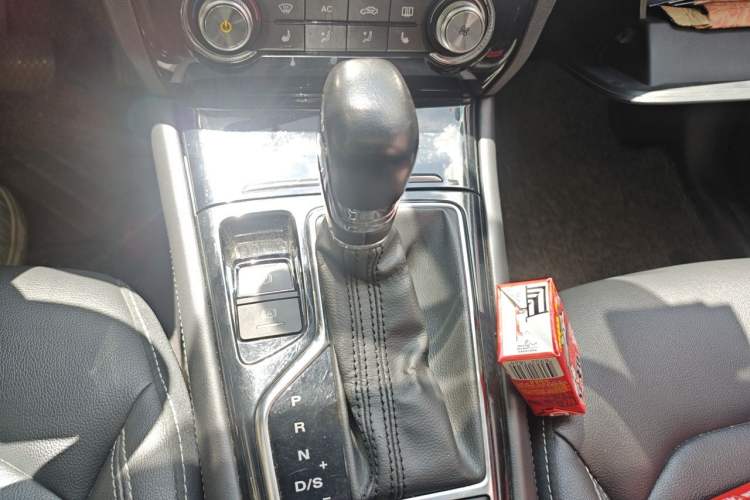 Used Roewe RX3 2018 1.6L CVT Internet Smart Edition Gear Lever