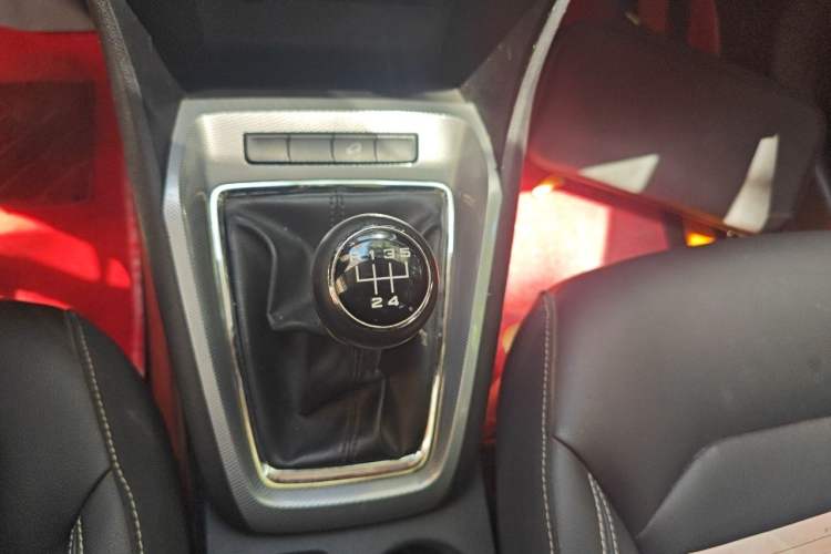 Used Roewe RX3 2018 1.6L Manual Internet Smart Edition Gear Lever