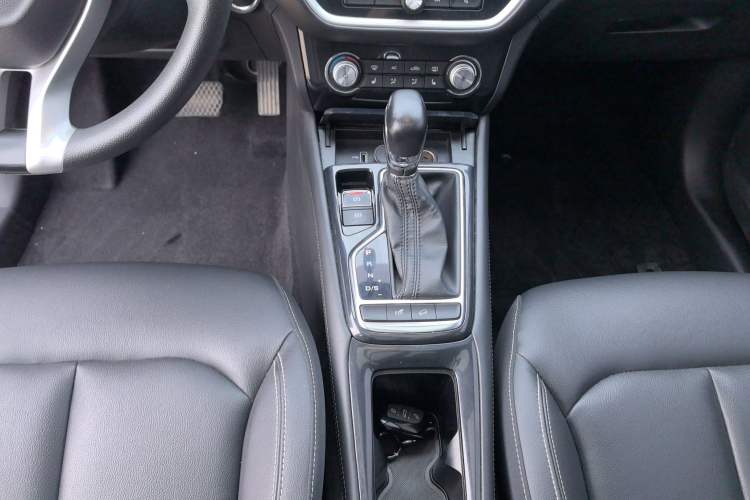 Used Roewe RX3 2018 1.6L CVT Flagship Edition Gear Lever