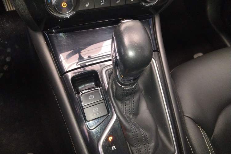 Used Roewe RX3 2018 1.6L CVT Internet Smart Edition Gear Lever