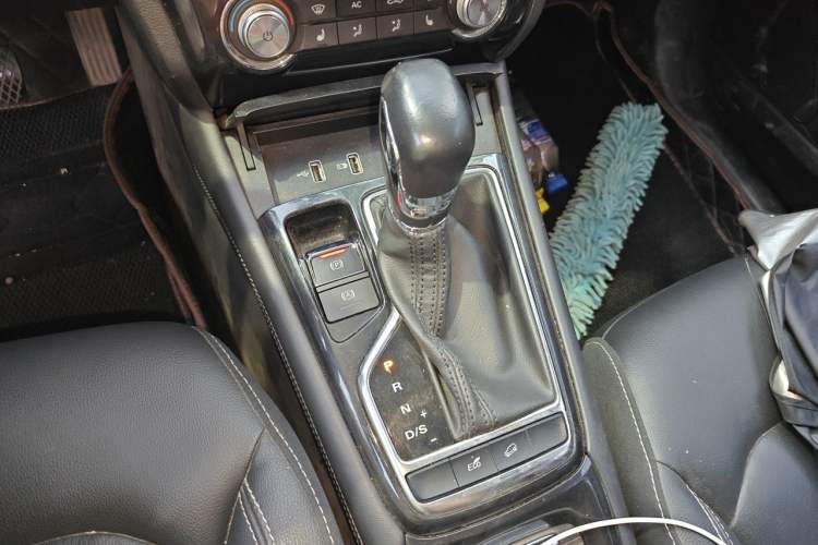 Used Roewe RX3 2018 18T Automatic Flagship Model Gear Lever