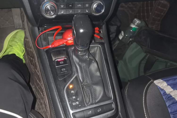 Used Roewe RX3 2018 1.6L CVT Flagship Edition Gear Lever