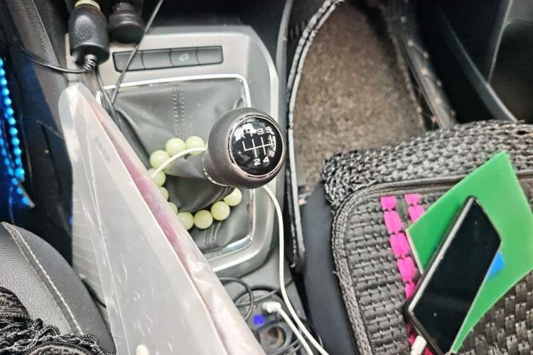Used Roewe RX3 2018 1.6L Manual Flagship Edition Gear Lever