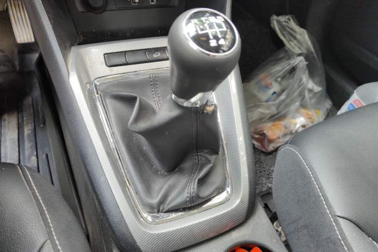 Used Roewe RX3 2018 1.6L Manual Internet Smart Edition Gear Lever