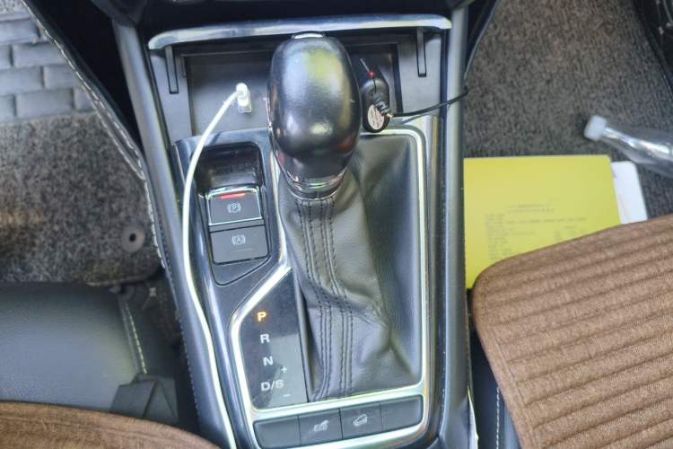 Used Roewe RX3 2018 1.6L CVT Internet Smart Edition Gear Lever