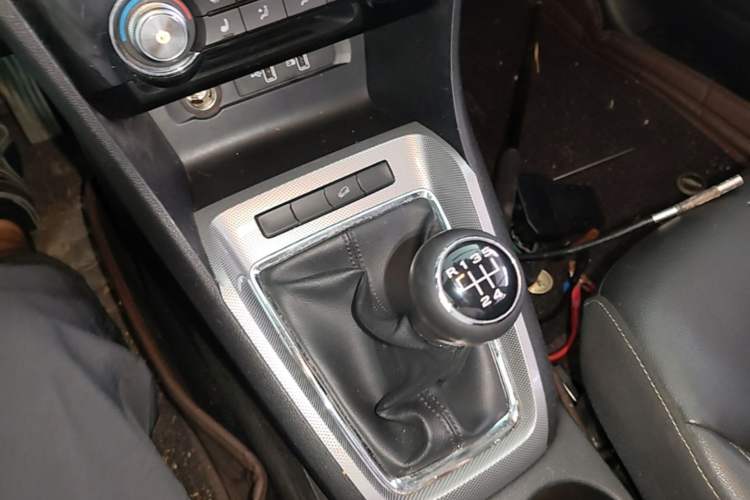 Used Roewe RX3 2018 1.6L Manual Flagship Edition Gear Lever