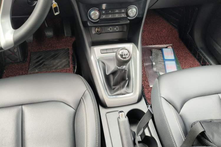 Used Roewe RX3 2018 1.6L Manual Flagship Edition Gear Lever