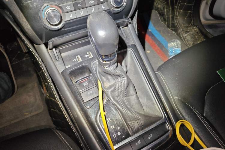 Used Roewe RX3 2018 1.6L CVT Flagship Edition Gear Lever