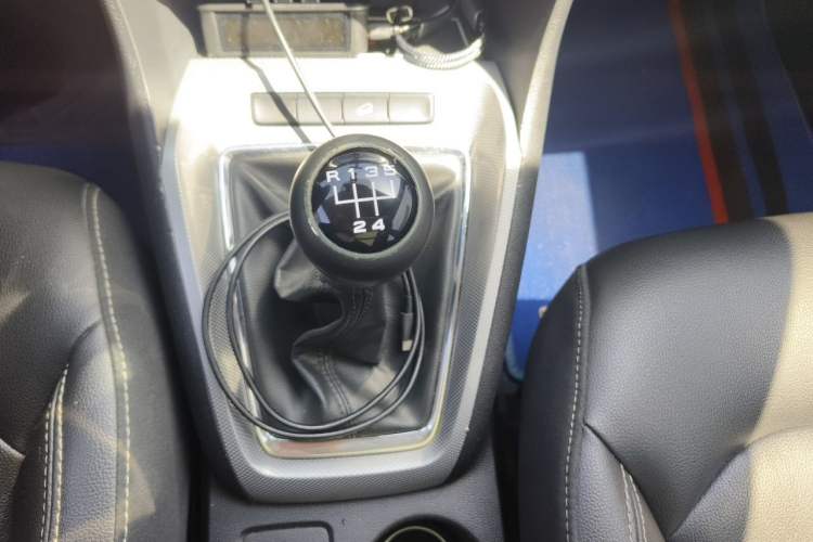 Used Roewe RX3 2018 1.6L Manual Flagship Edition Gear Lever