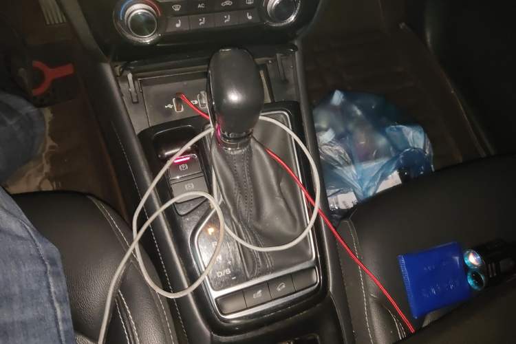 Used Roewe RX3 2018 18T Automatic Flagship Model Gear Lever