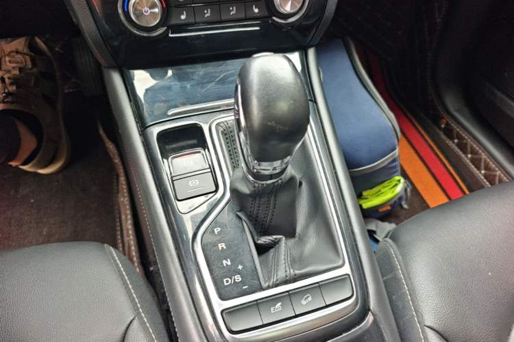 Used Roewe RX3 2018 1.6L CVT Flagship Edition Gear Lever