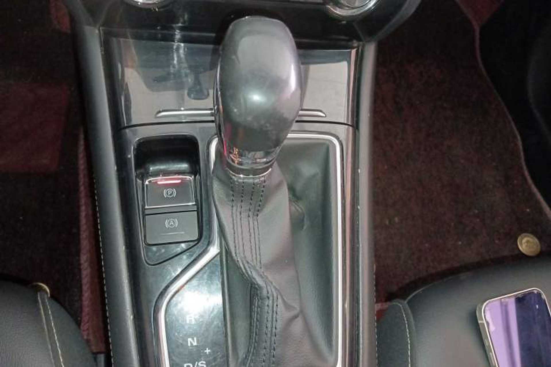 Used Roewe RX3 2018 1.6L CVT Flagship Edition Gear Lever