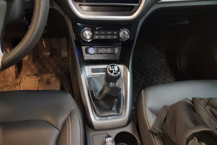 Used Roewe RX3 2018 1.6L Manual Flagship Edition Gear Lever