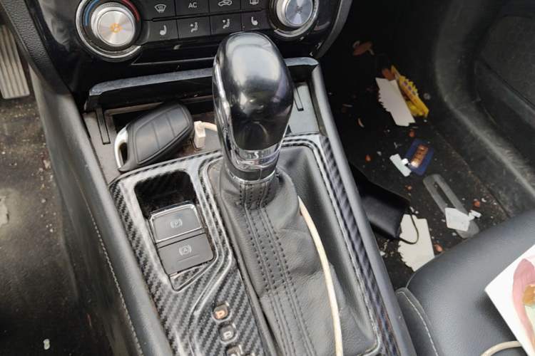 Used Roewe RX3 2018 1.6L CVT Flagship Edition Gear Lever