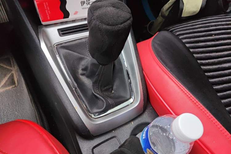 Used Roewe RX3 2018 1.6L Manual Entry-Level Model Gear Lever