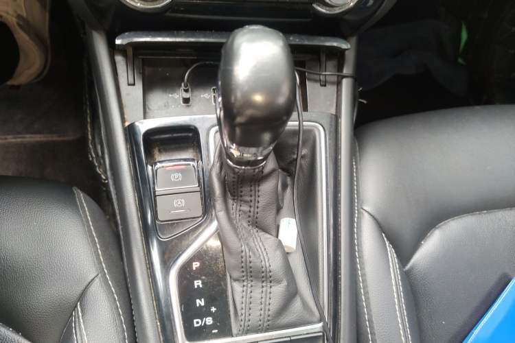 Used Roewe RX3 2018 1.6L CVT Internet Smart Edition Gear Lever