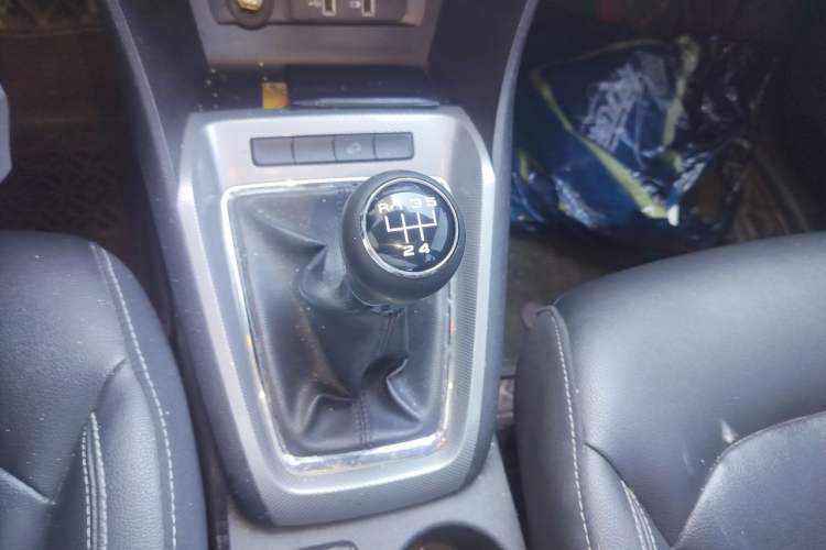 Used Roewe RX3 2018 1.6L Manual Flagship Edition Gear Lever