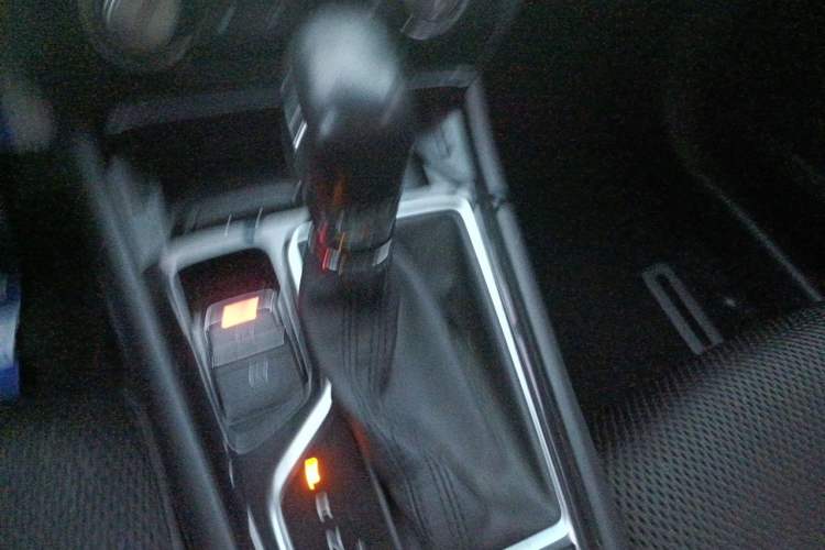 Used Roewe RX3 2018 1.6L CVT Internet Smart Edition Gear Lever