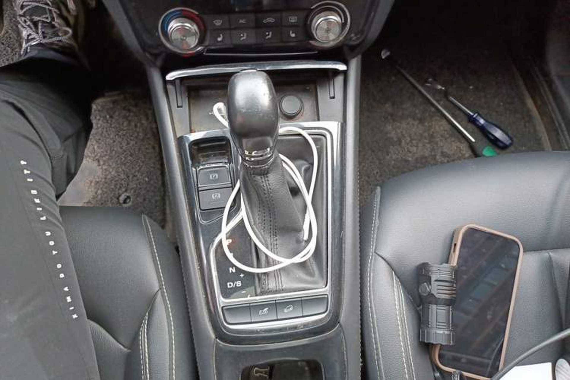 Used Roewe RX3 2018 18T Automatic Internet ZhiZun Edition Gear Lever