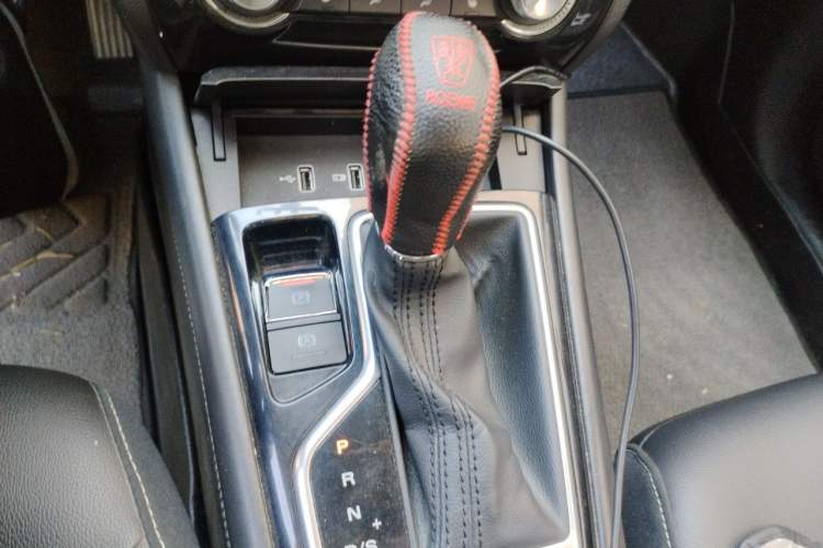 Used Roewe RX3 2018 1.6L CVT Flagship Edition Gear Lever