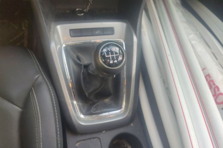 Used Roewe RX3 2018 1.6L Manual Flagship Edition Gear Lever