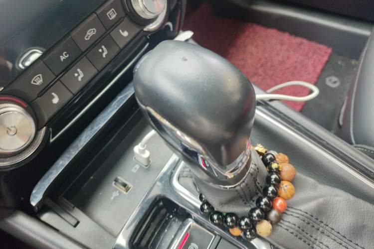 Used Roewe RX3 2018 1.6L CVT Flagship Edition Gear Lever