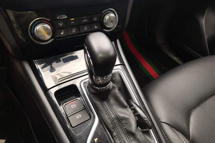 Used Roewe RX3 2018 1.6L CVT Internet Smart Edition Gear Lever