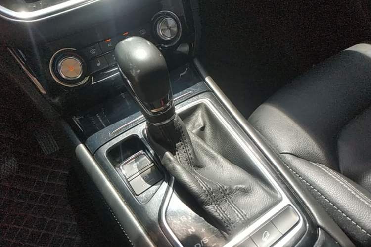 Used Roewe RX3 2018 1.6L CVT Internet Smart Edition Gear Lever