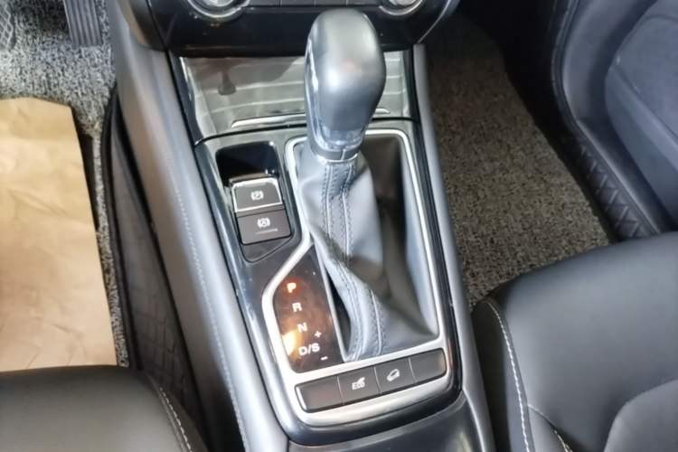 Used Roewe RX3 2018 1.6L CVT Flagship Edition Gear Lever