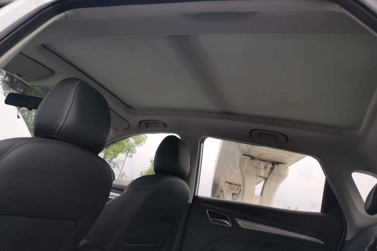 Used Roewe RX3 2018 1.6L Manual Flagship Edition Headliner