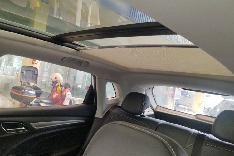 Used Roewe RX3 2018 1.6L CVT Internet Smart Edition Headliner