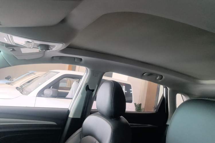 Used Roewe RX3 2018 1.6L CVT Flagship Edition Headliner